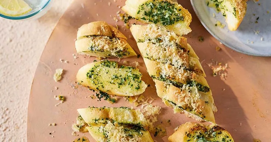 Garlic Bread in Air Fryer — Quick, Crispy and Aromatic