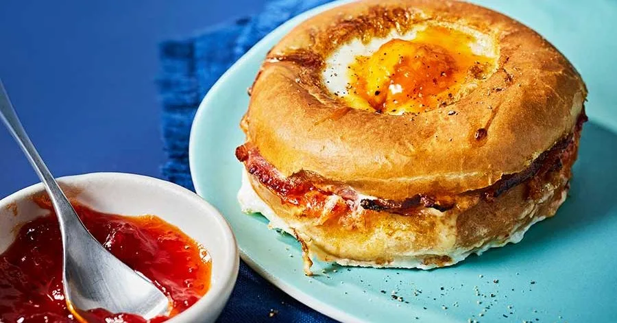 Bagel with Ham, Cheese and Egg in the Air Fryer