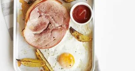 Ham, Egg and Chips in One Pan
