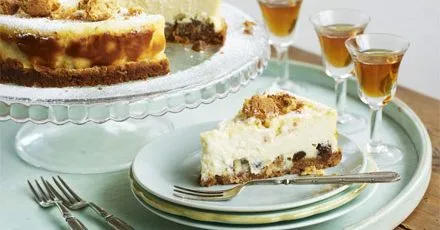 Amaretti and Sultana Cheesecake