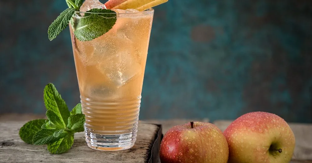 Refreshing Apple Ginger Mojito