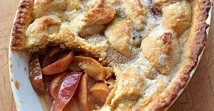 Easy Apple Pie in a Crispy Shortcrust Pastry
