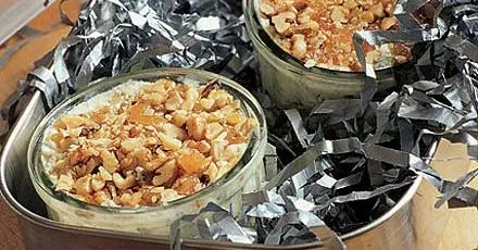 Сирні горщики зі стилтоном, горіхами та абрикосами