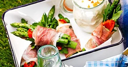 Asparagus Prosciutto Bundles with Goat Cheese and Hazelnut Dip