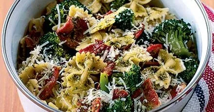 Pasta with Crispy Bacon and Fresh Broccoli