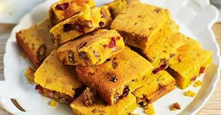 Cornbread with Bacon, Pecans and Dried Fruit