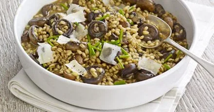 Ризотто з перлом, куркою та грибами