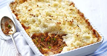 Beef & lentil cottage pie with cauliflower & potato topping