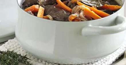 Beef with red wine & carrots