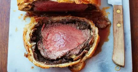 Beef wellington with red wine gravy