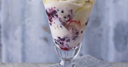 Blackberry & lemon mess