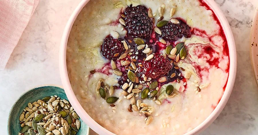 Blackberry and White Chocolate Topping for Oatmeal