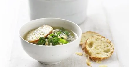 Caramelised onion & barley soup with cheese croutons