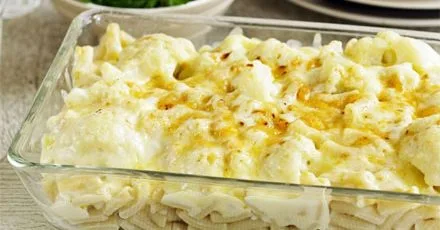 Квітна капуста з макаронами та сиром