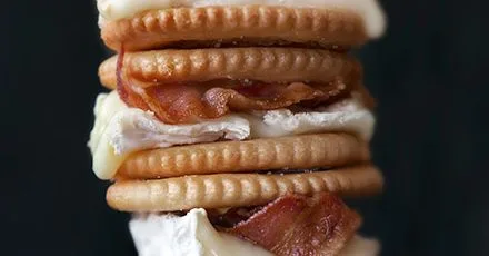 Сир і бекон у стилі s'mores