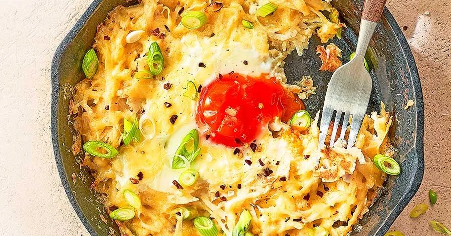 Cheesy Skillet with Potatoes and Eggs