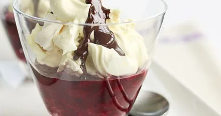 Cherry chocolate meringue pots