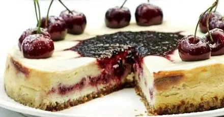 Cherry swirl cheesecake