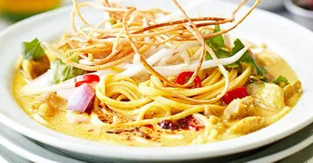 Курячі локшини в карі по-чанськи (Khao soi gai)