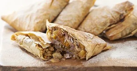 Курячі пастільї з мигдалем