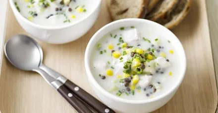 Курячий суп з сочевицею та кукурудзою