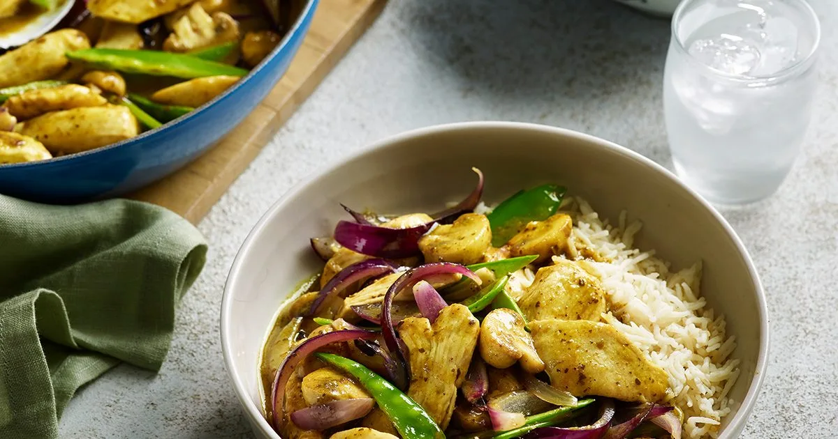 Light Thai Green Curry with Chicken and Mushrooms