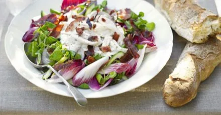 Chicken salad with crisp bacon