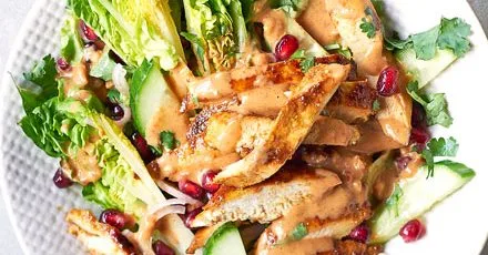 Салат з курячим сатай