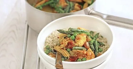 Курячий рагу з овочами та цільнозерновим кускусом
