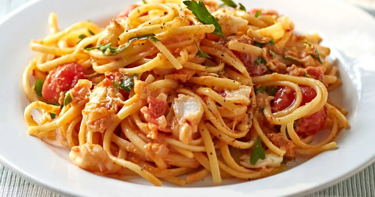 Chilli crab & cherry tomato linguine