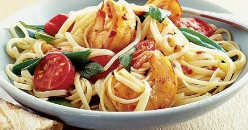 Linguine with prawns and chilli