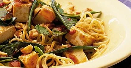 Chinese noodles with tofu & hazelnuts