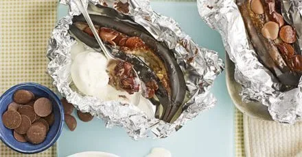 Chocolate baked bananas