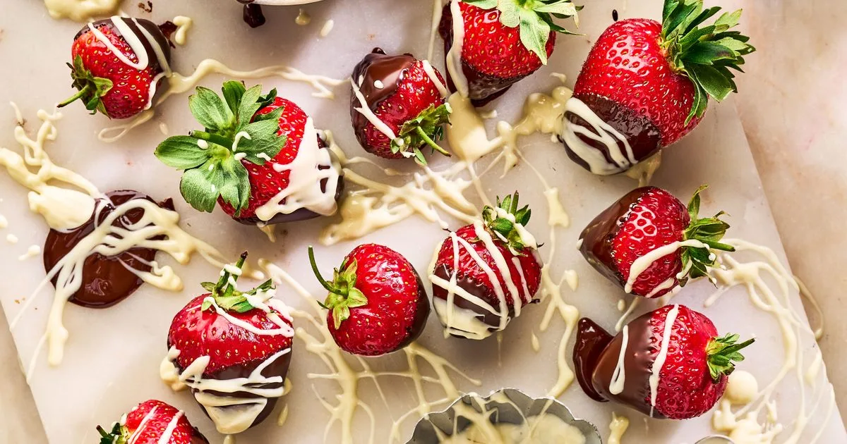 Chocolate-dipped strawberries