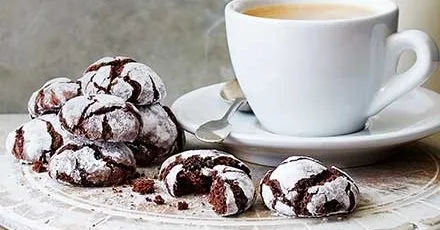 Chocolate Crinkle Cookies with Fudge