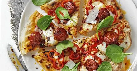 Chorizo pizza with peppers & manchego