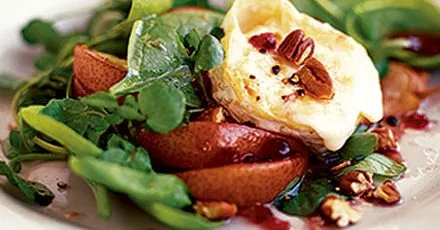 Christmas salad with goat's cheese