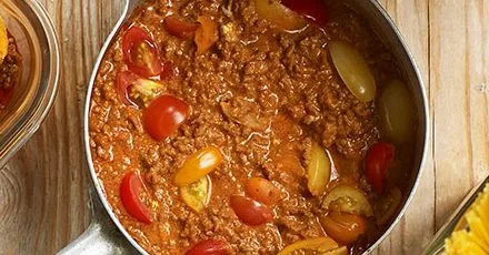 Яловичий фарш і томатний рагу