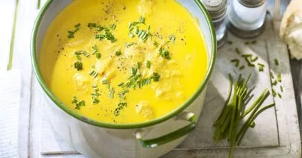 Creamy curried carrot & butter bean soup