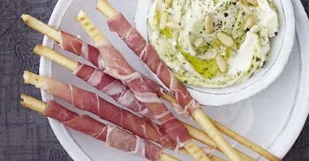 Creamy pesto with prosciutto dippers