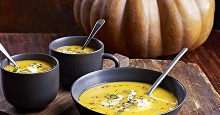 Creamy pumpkin & lentil soup