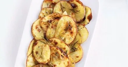 Crispy garlic & rosemary slices