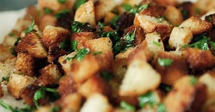 Crunchy parsley croutons