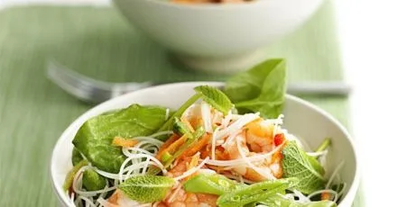 Crunchy prawn noodle salad