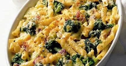 Crusty pasta & broccoli bake