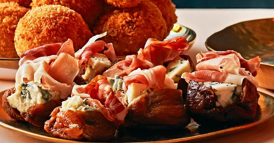 Dried figs stuffed with dolcelatte and prosciutto