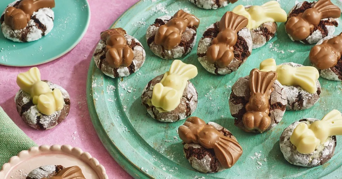 Easter crinkle cookies
