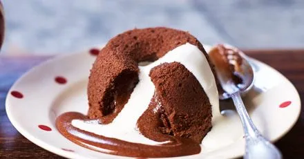 Easy molten chocolate cakes