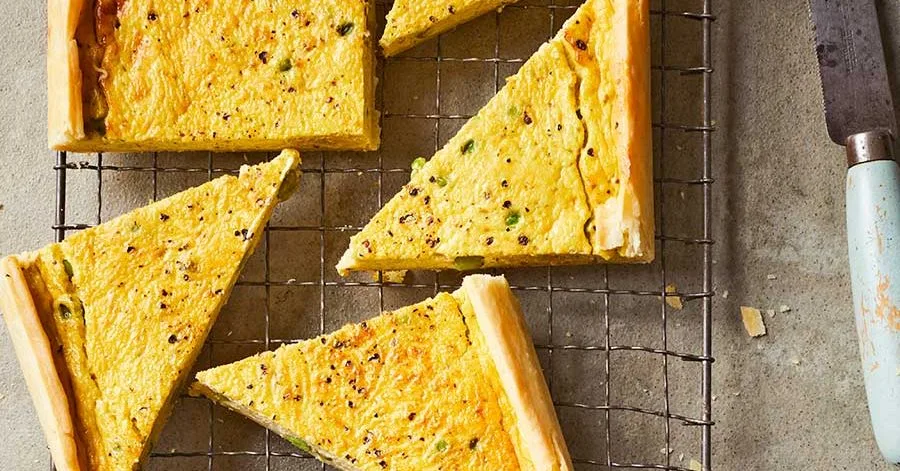 Easy pesto, cheese and pea tart