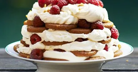 Easy raspberry & ginger trifle cheesecake